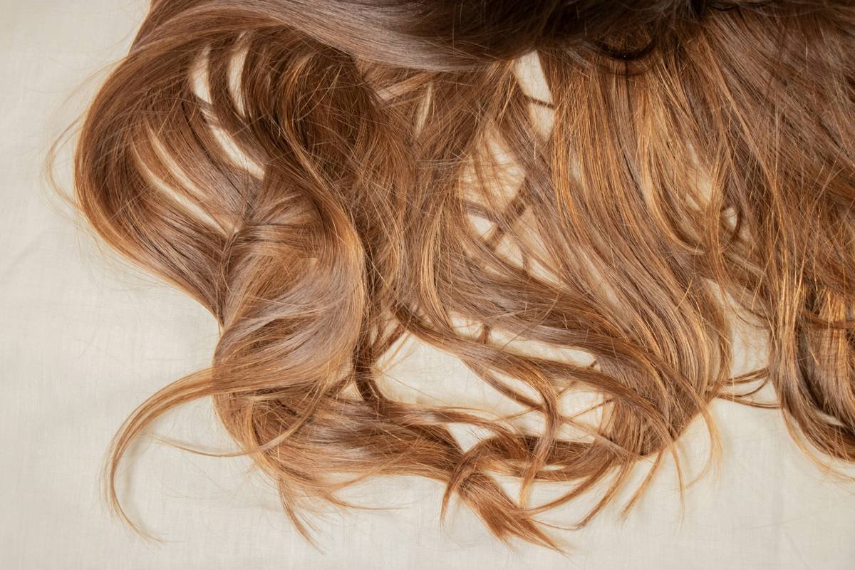 The Ultimate Guide to Anti-Frizz Mousse: Tame Flyaways Without Weighing Hair Down