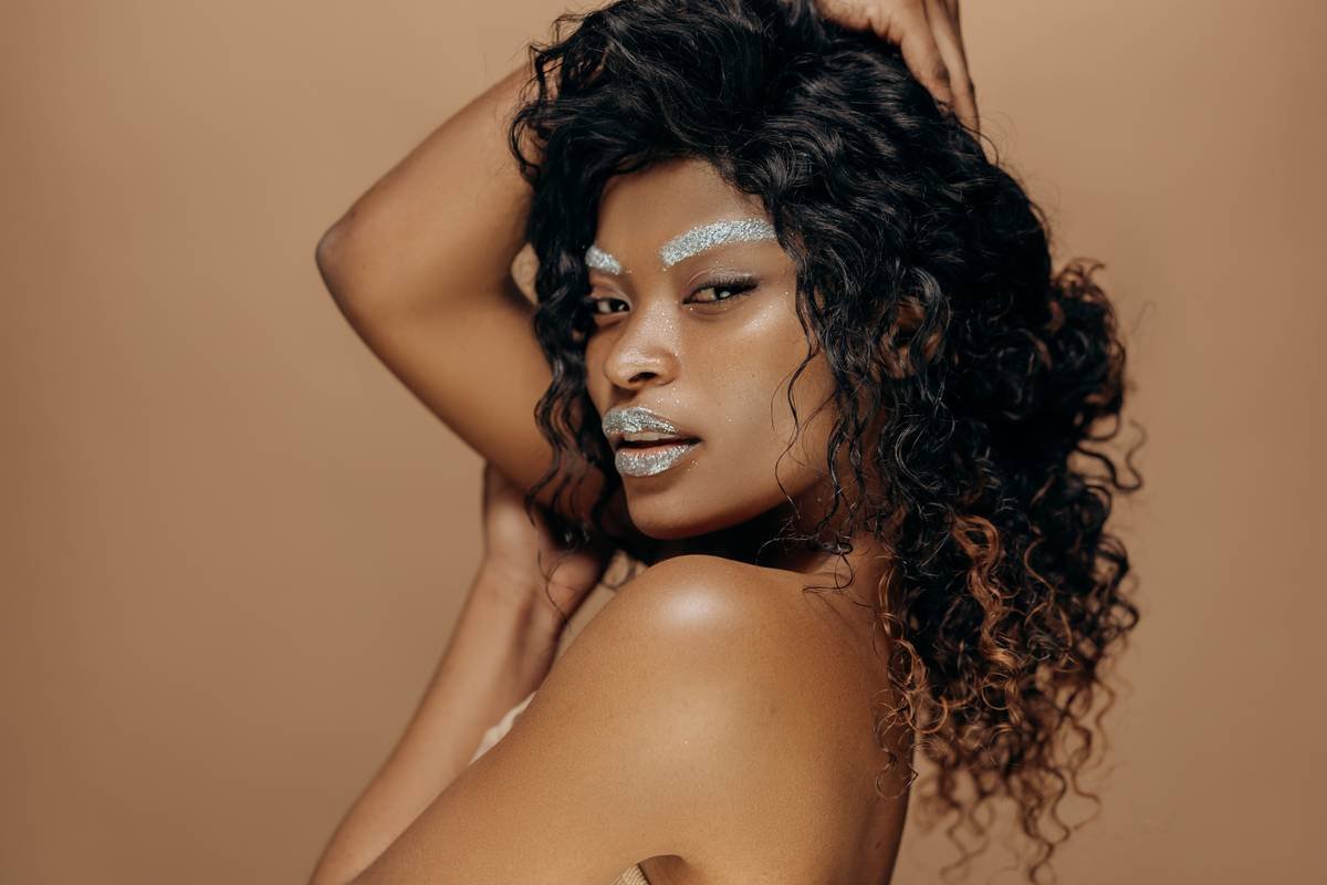 Why Your Hair Shine Elixir Isn’t Working (And How to Fix It for Frizz-Free Gloss)