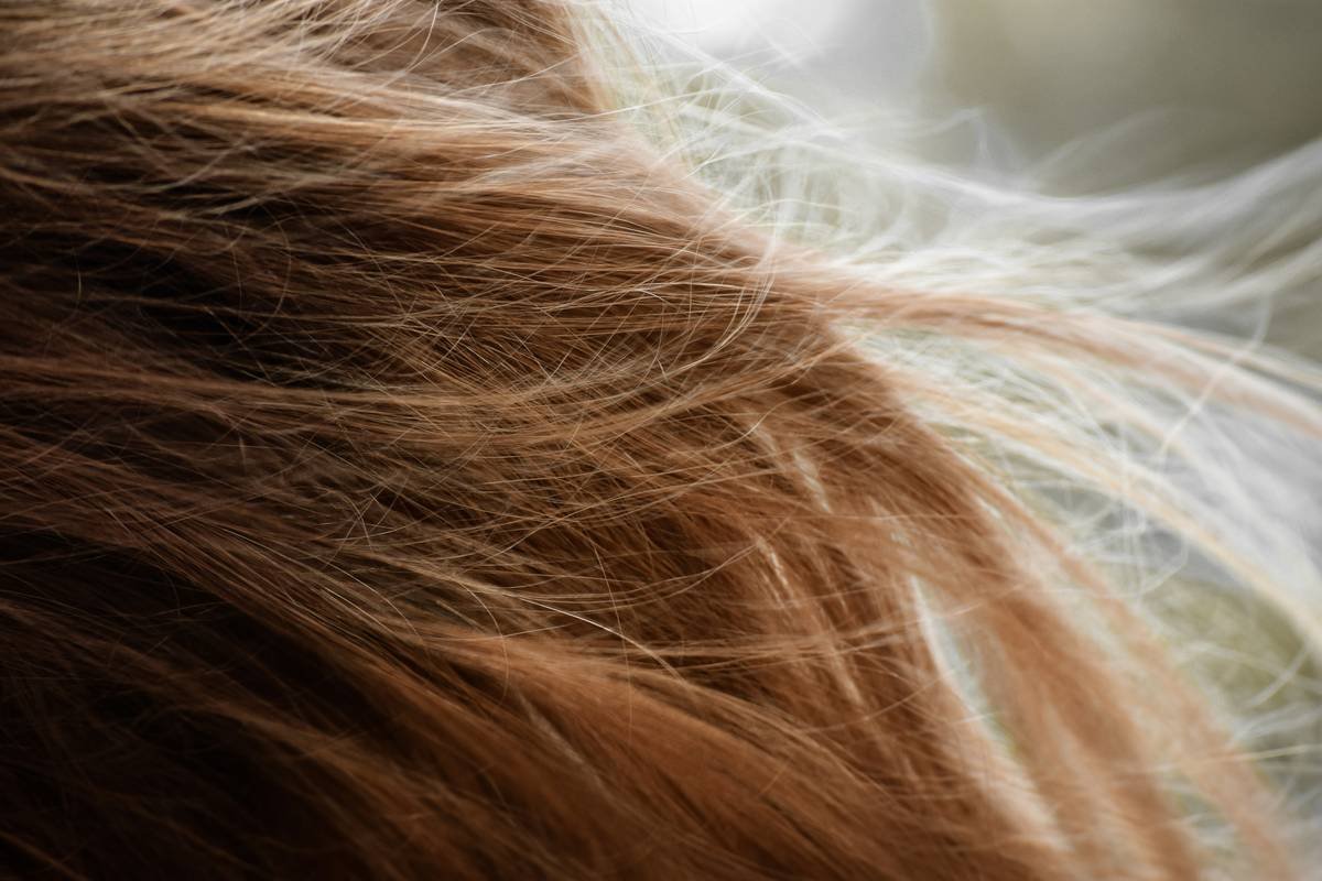 Why Your Hair Oil Anti-Frizz Routine Is Failing—and How to Fix It for Good