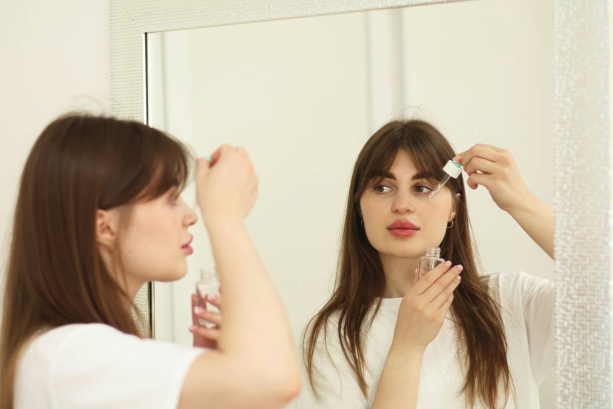 before and after using hair shine serum women love for glossy, frizz-free hair
